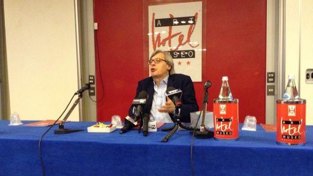 Colpo di scena: Sgarbi torna in corsa per il Museo Pecci di Prato