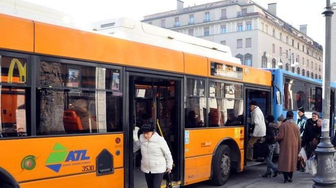 «C’è un pedofilo sull'autobus» La lettera-denuncia di una madre