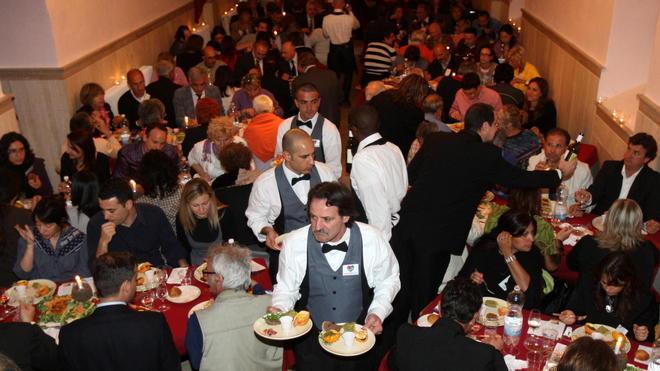 Cena galeotta solidale detenuti in cucina per la ricostruzione 
