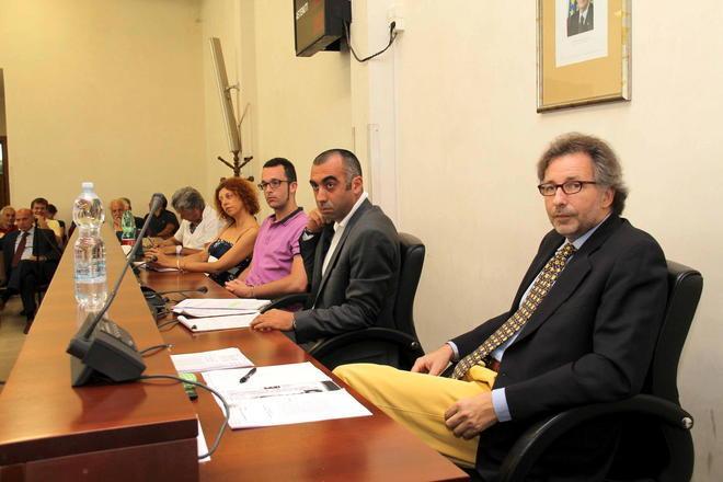 L’opposizione: un’offesa e il segnale della fine
