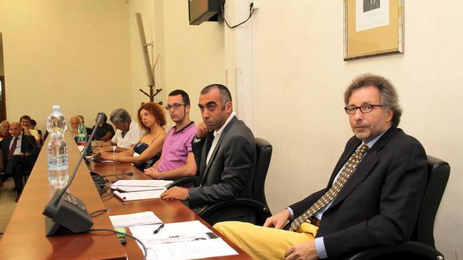 L’opposizione: un’offesa e il segnale della fine