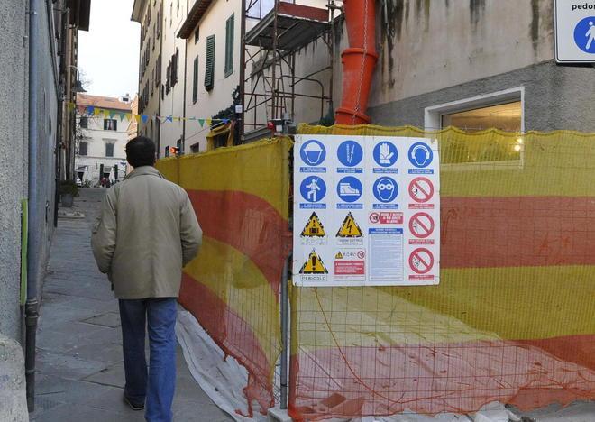 «Il mio negozio nascosto dai ponteggi»
