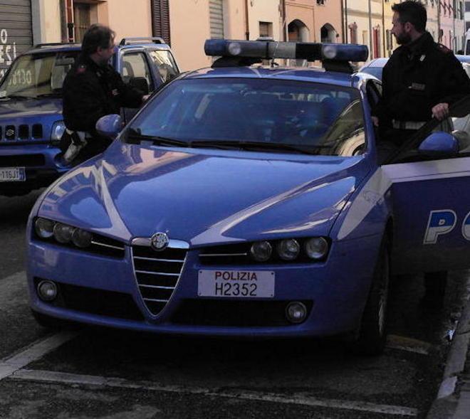 Stacca pezzo d’orecchio con un morso in una lite 