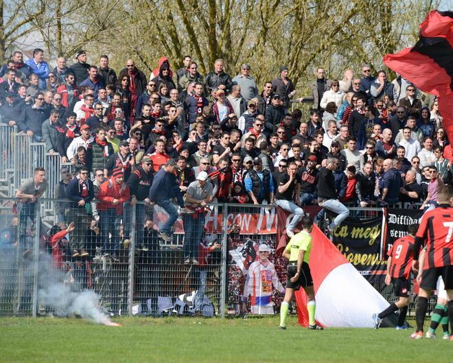 Quattro Daspo agli ultras per il petardo scoppiato a Cesena 