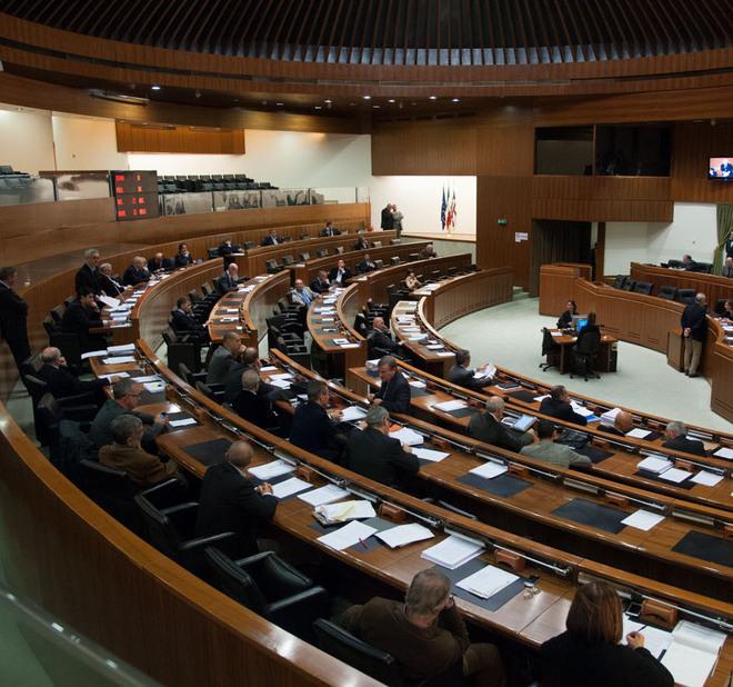 I nuovi consiglieri regionali guadagneranno meno 