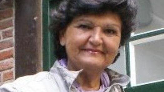 Pellegrini corre da sola a sinistra