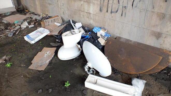 Anche vecchi sanitari a Portovecchio