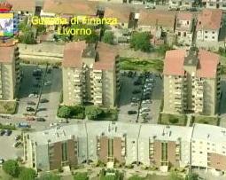 Fingono di essere separati per non perdere la casa popolare 