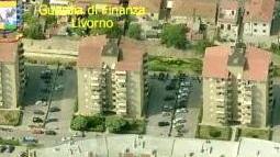 Fingono di essere separati per non perdere la casa popolare