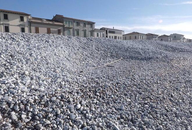 Spiagge di ghiaia a Marina, l’ok del consiglio comunale 
