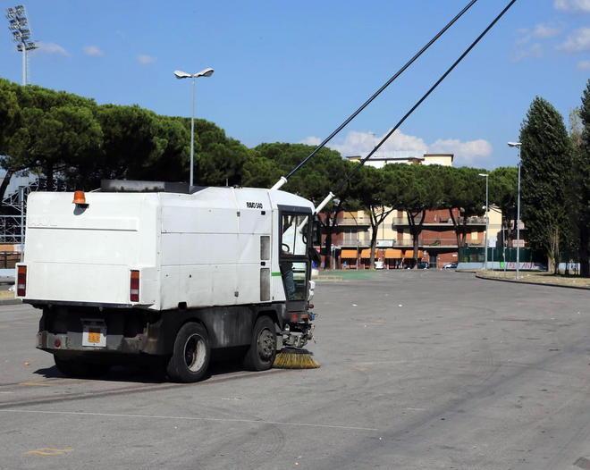 Ancora degrado e sporcizia dopo il mercato settimanale 
