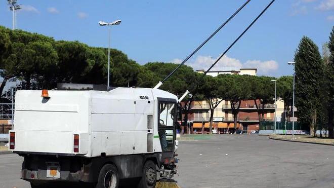 Ancora degrado e sporcizia dopo il mercato settimanale