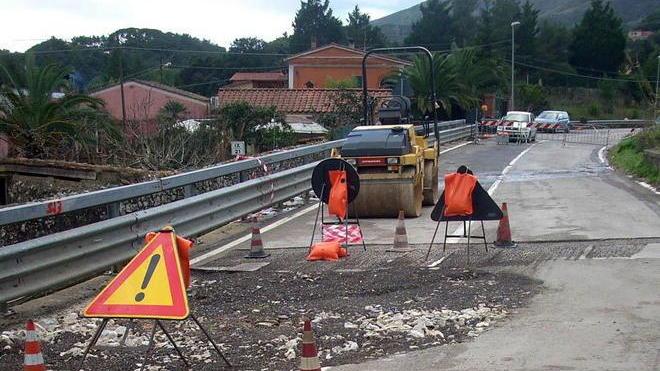 Strada alternativa al Piano con la bretella provvisoria
