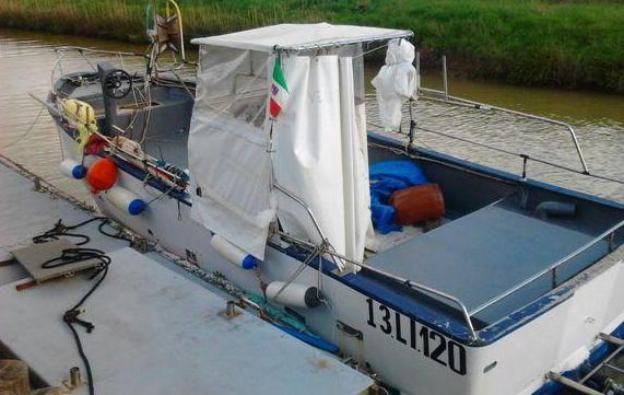 Recuperato un peschereccio in avaria