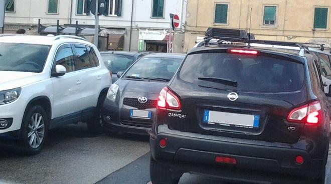 All’opera 4 vigili per far “funzionare” il traffico di Ardenza