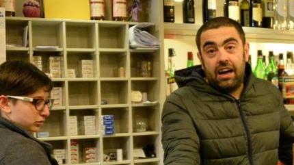 Pistola in pugno per pochi spiccioli