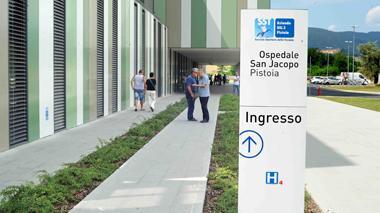 Nuovo incendio all’ospedale San Jacopo denunciato un addetto alla manutenzione