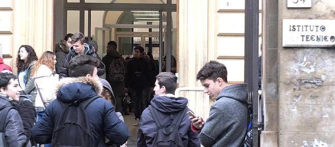 Scuola, il balzello dei contributi volontari ma che sembrano obbligatori 