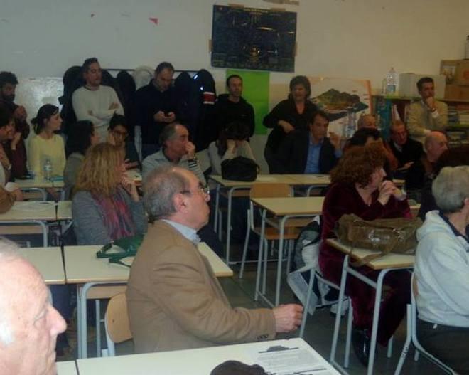 Per un’isola meno isolata, il comitato va all’attacco 