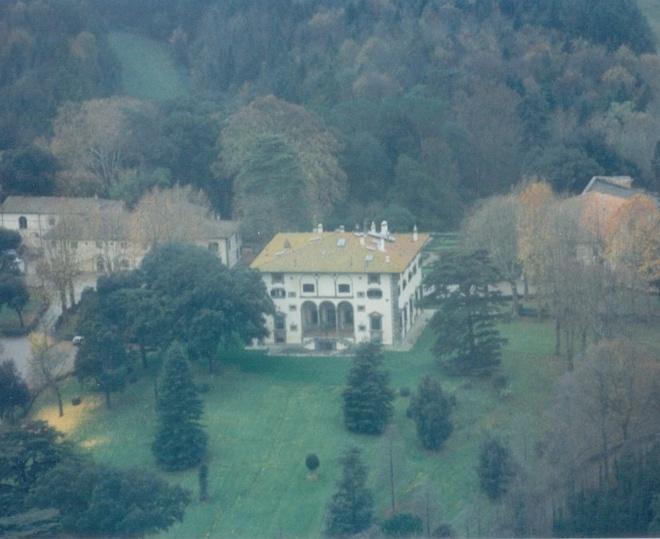 Casa Sanremo, calici al cielo con i vini di Varramista