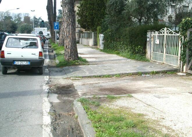 Viale Cadorna off limits per i disabili