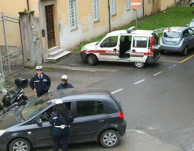 Aveva il pass-invalidi di un parente ormai morto 