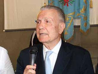 Morto il chirurgo Achille Sicari, eseguì 60mila interventi 
