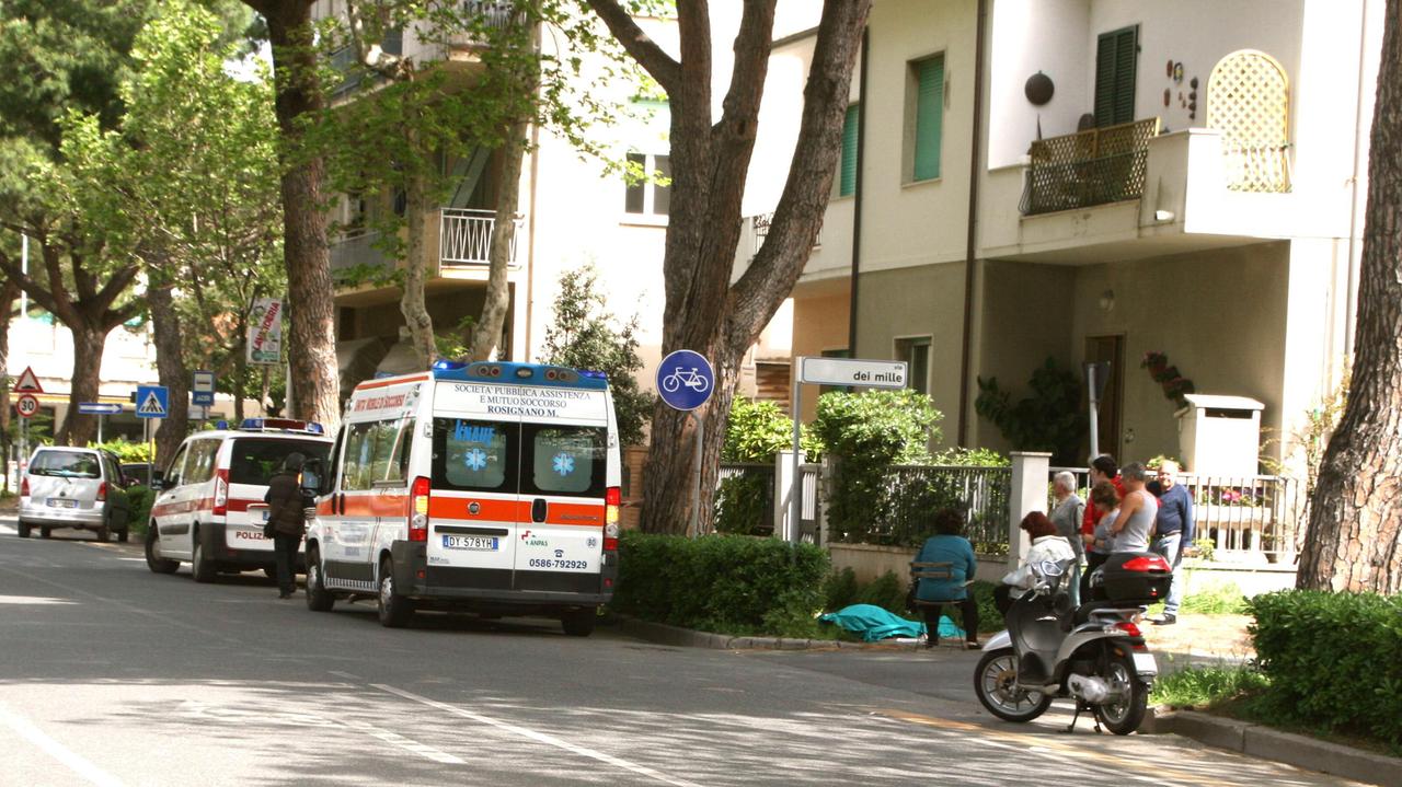 Rosignano, trovato morto in bagno dal fratello