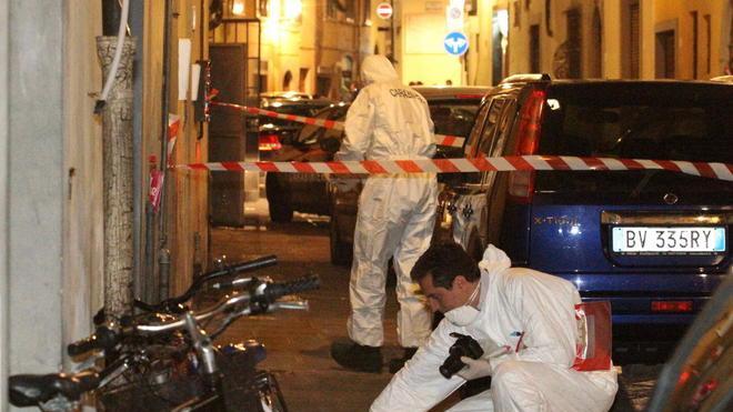 Accoltellato in via Pier Cironi: si salverà