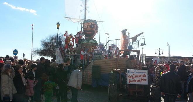 Nel golfo la festa è tutta per le reginette 