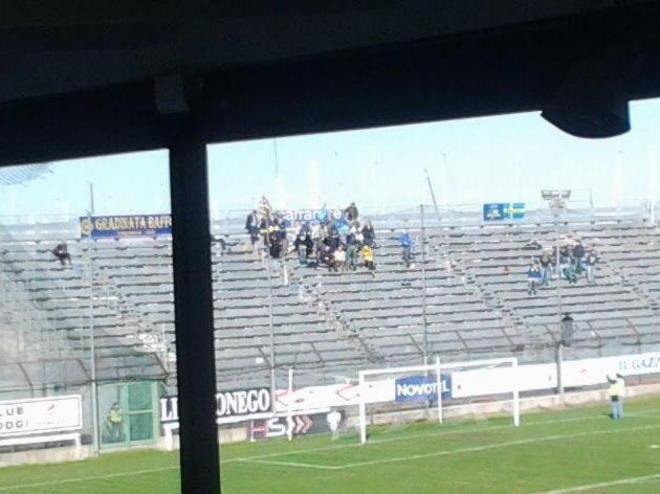 Gran festa sotto la curva dei tifosi azzurri