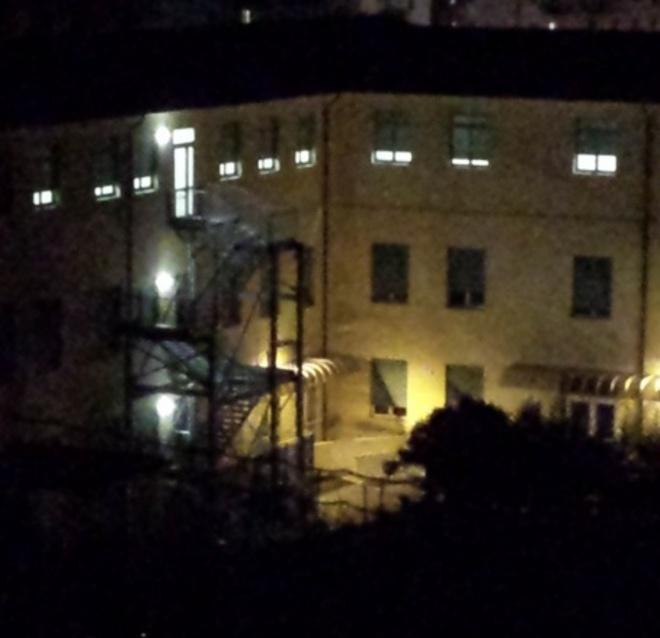 Alle scuole Thouar luci accese in aula anche di notte