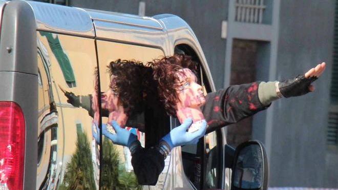 Fionde, bulloni e scontri città blindata per il calcio