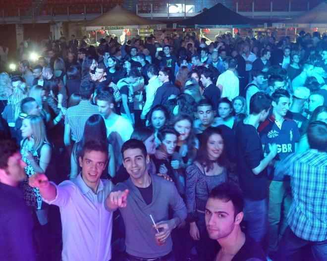 Carnival Party ’80, la grande festa di beneficenza al Modigliani Forum 