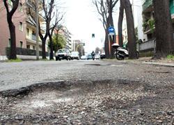 Dalla Regione quasi mezzo milione di euro per sistemare le strade livornesi 