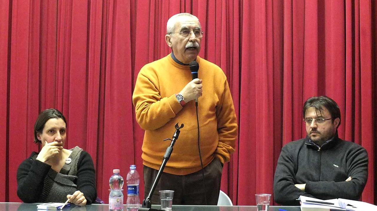 Giulietto Chiesa fa il pieno all’incontro dei 5 Stelle