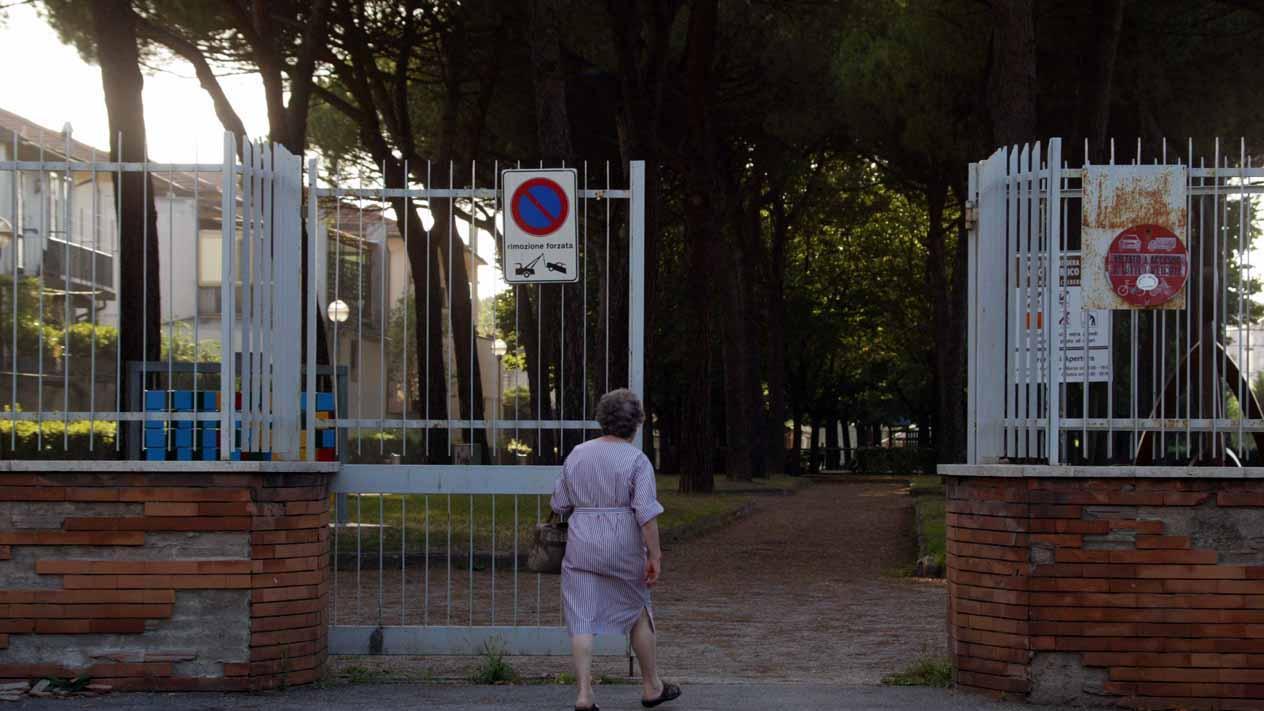 Denunciato esibizionista di 30 anni