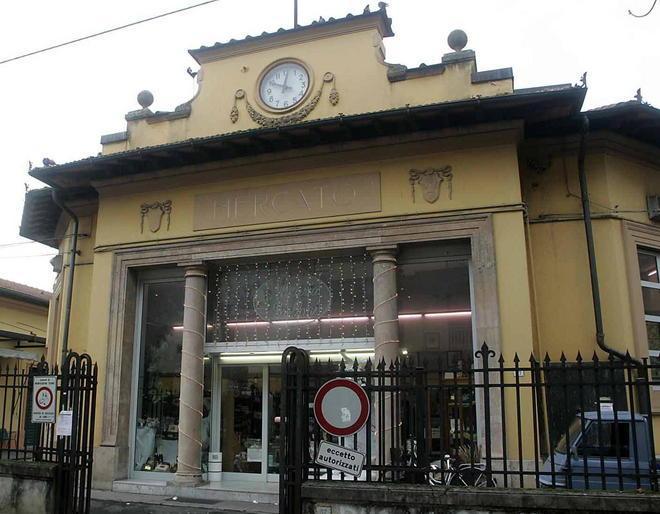 Bar e nuovi negozi al mercato coperto 