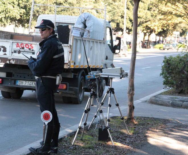 Le multe raddoppiano con telelaser e autovelox 