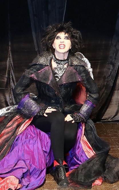 Prosa, a Palau c’è “Mortaccia” Veronica Pivetti star di turno