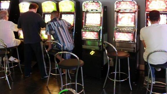 «La mia famiglia distrutta per colpa dei videopoker»