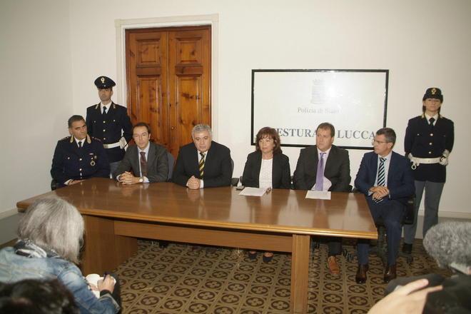 Sala scommesse abusiva in centro città 