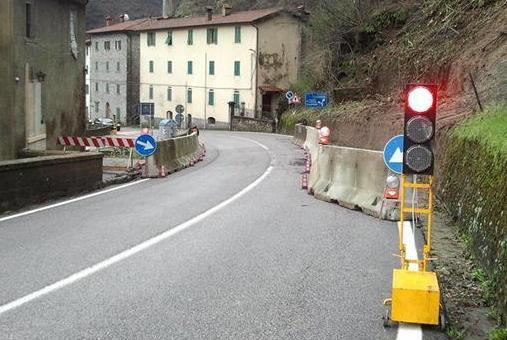 Tutti in coda sulla statale a causa di sei semafori 