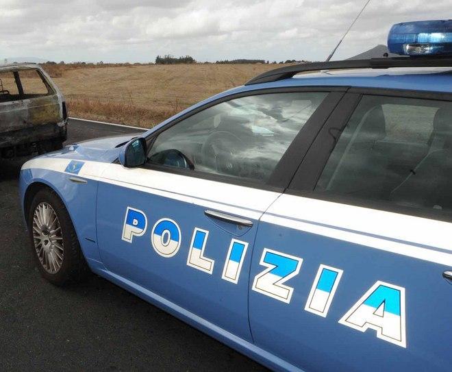 Rubano gli infissi da un fabbricato: arrestati 