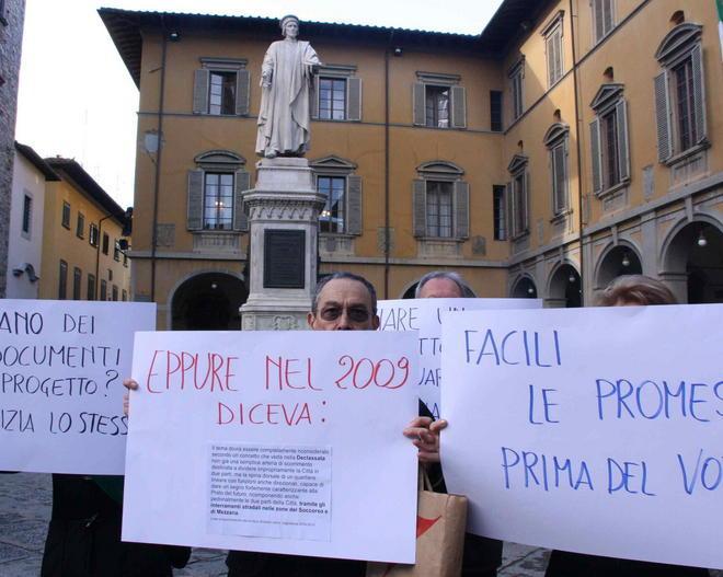 Protesta in consiglio comunale contro il viadotto al Soccorso 