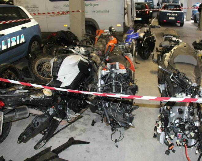 Rubano una moto al giorno. L’allarme corre su Facebook 
