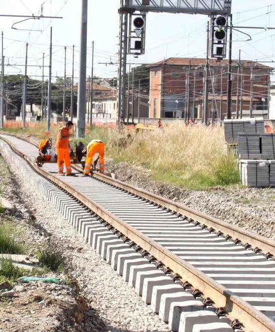 Treni bloccati dopo il furto di rame