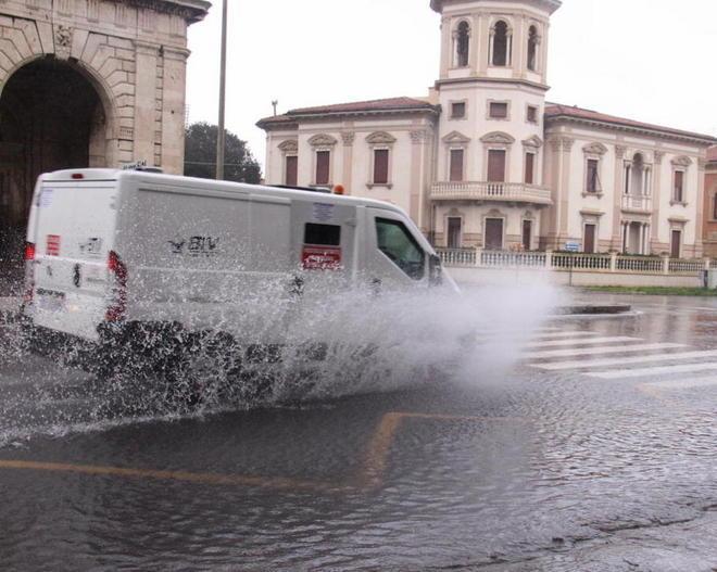 Maltempo, ombrelli aperti per tutto il weekend 