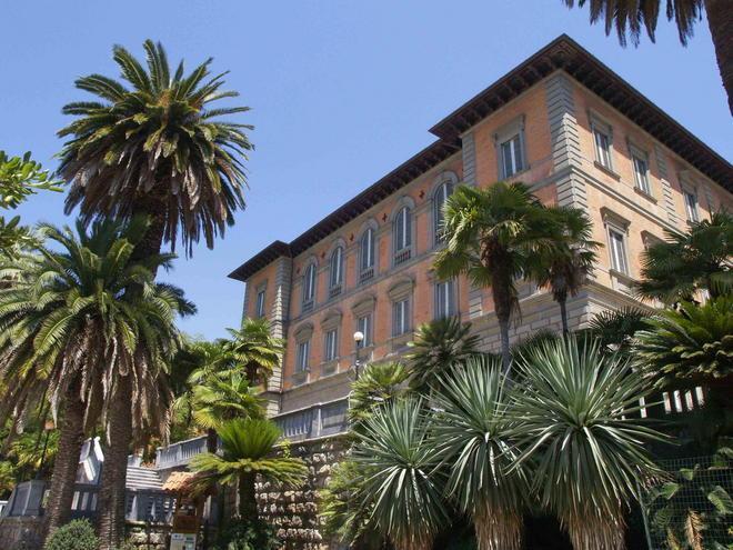 Una festa con Angeli e Demoni a Villa Cavanis 