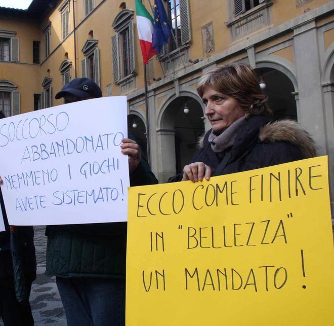 Il Soccorso protesta in Comune 